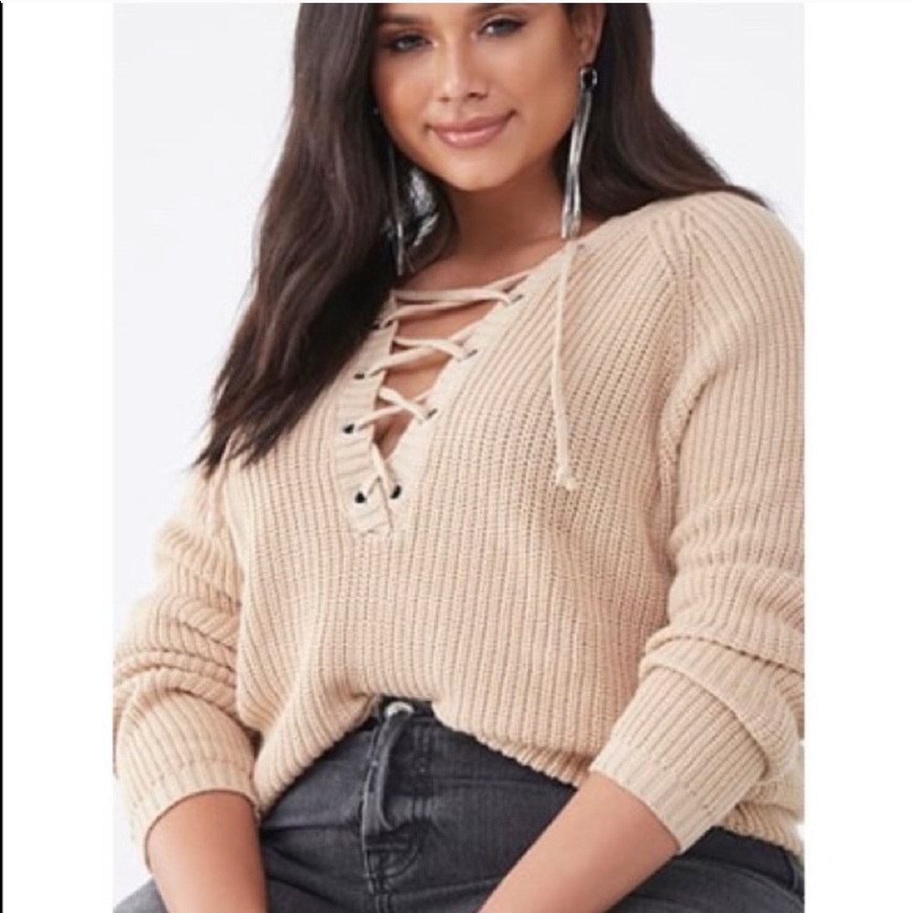 NWOT beige hooded sweater with lace up